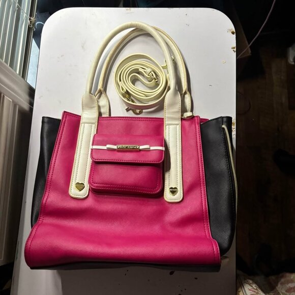 Betsey Johnson expandable pink handbag with removable shoulder strap - Picture 1 of 9